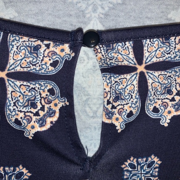 SUMMER 🌴 New York and Company Geometric Patterned Dress - Picture 3 of 5